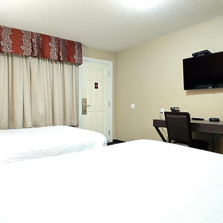 Royal Lodge Edmonton Buitenkant foto