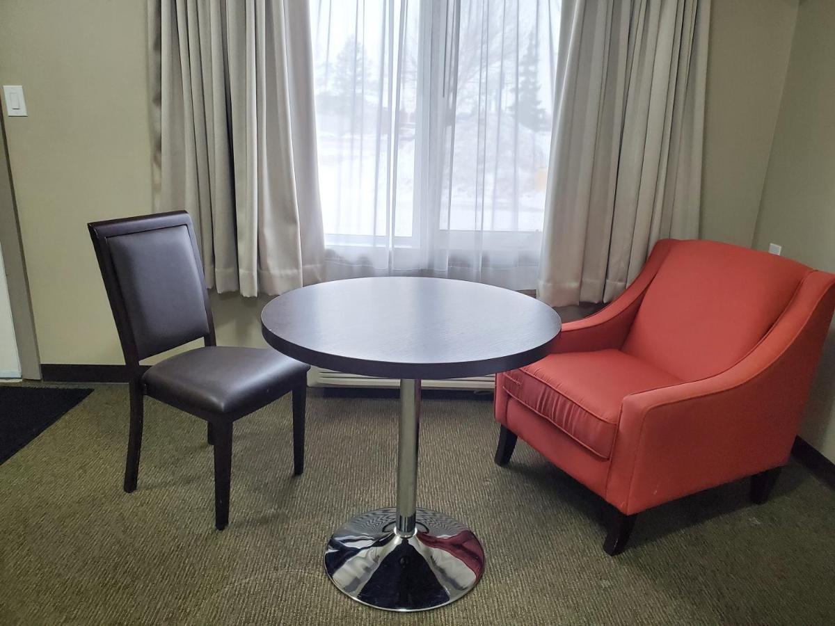 Royal Lodge Edmonton Buitenkant foto