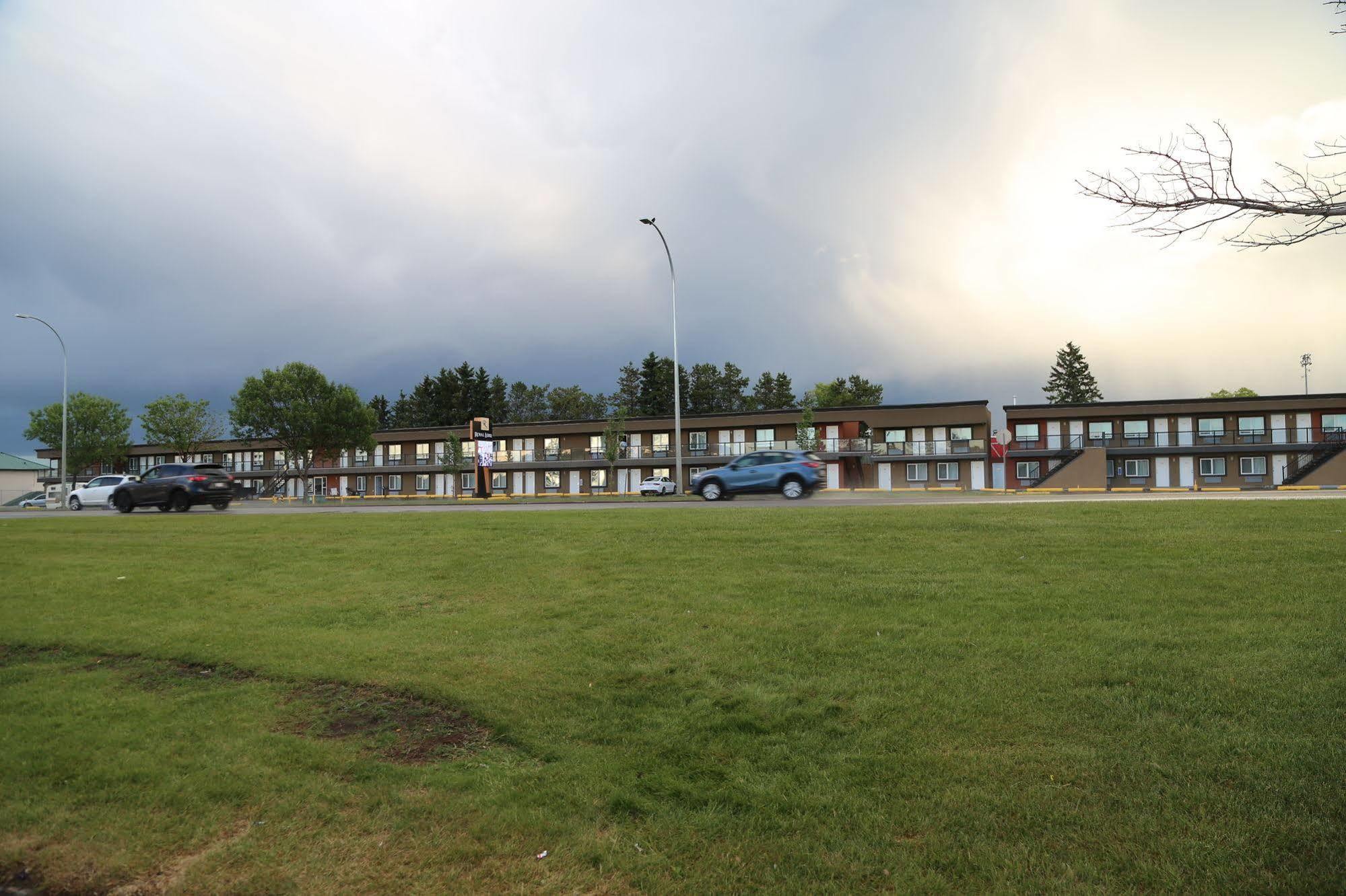 Royal Lodge Edmonton Buitenkant foto